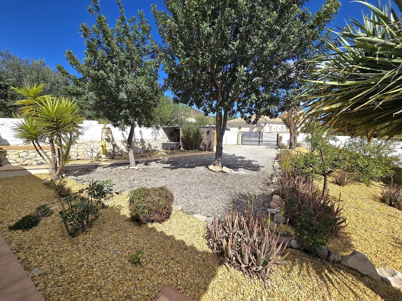 Villa for sale in Cantoria