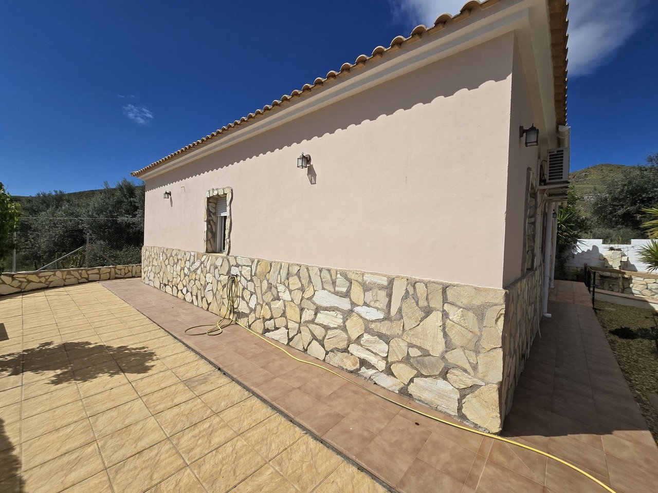 Villa for sale in Cantoria