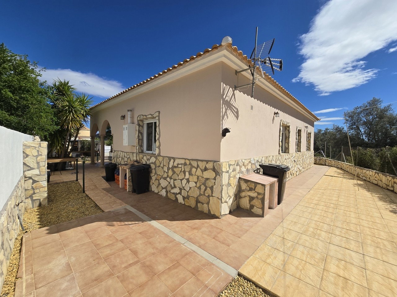 Villa for sale in Cantoria