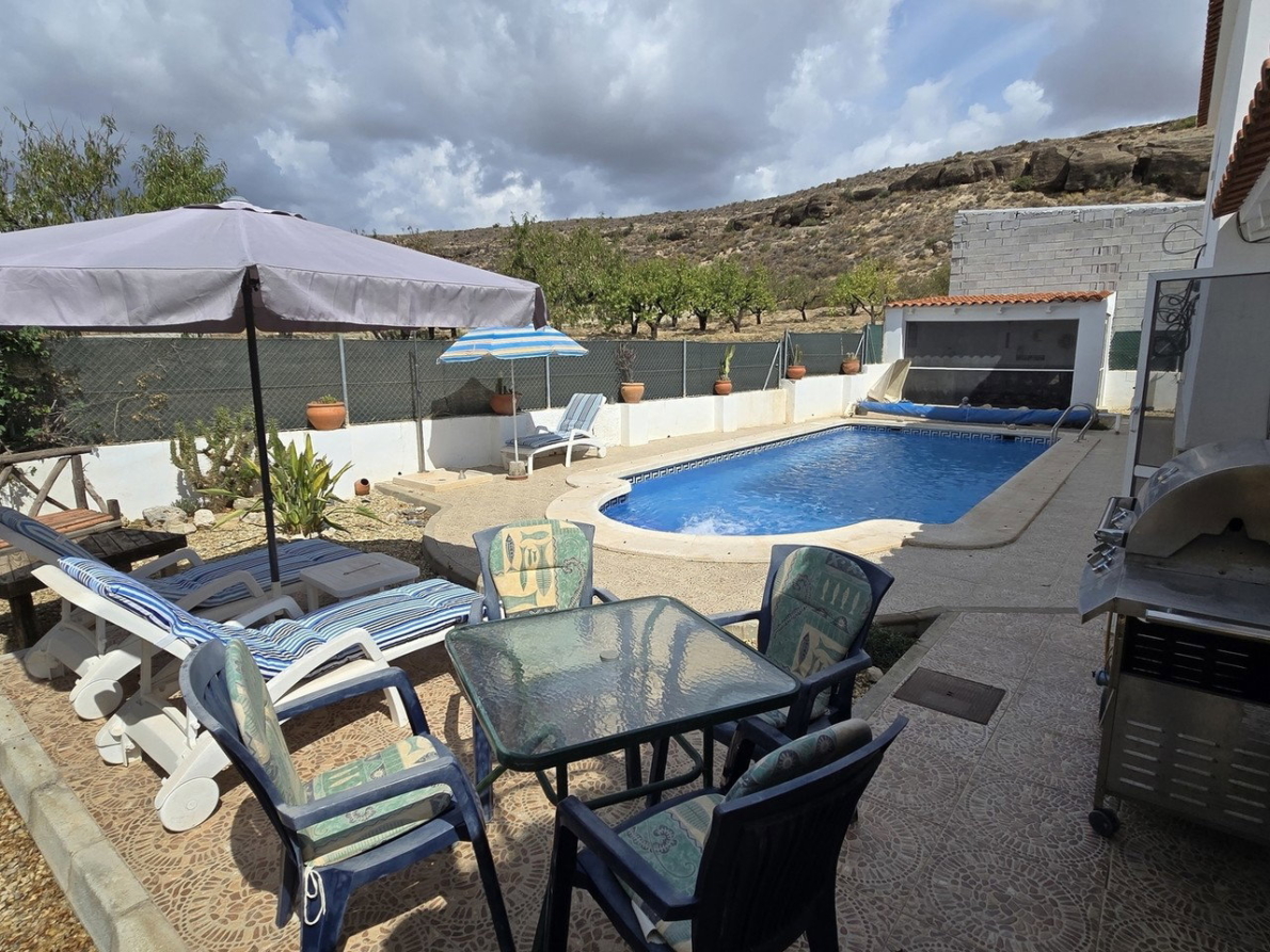 Villa for sale in Albox