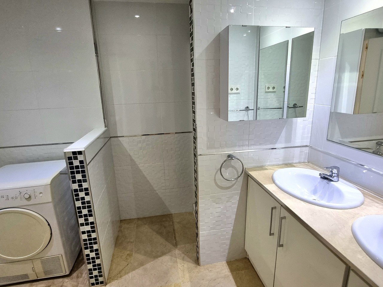 DP-17-B2399-16 Apartment for sale in Riviera Del Sol