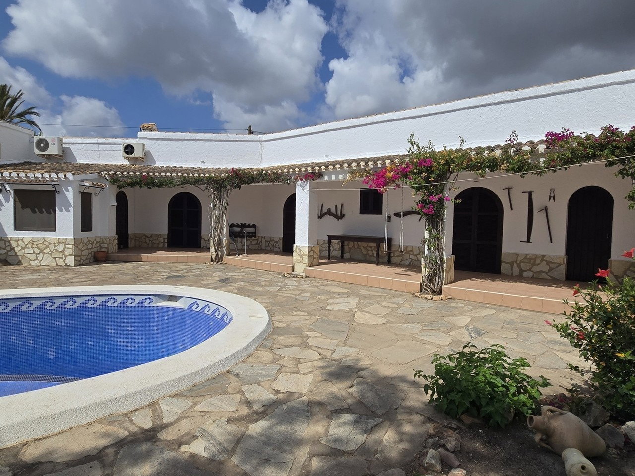 Villa for sale in Bedar