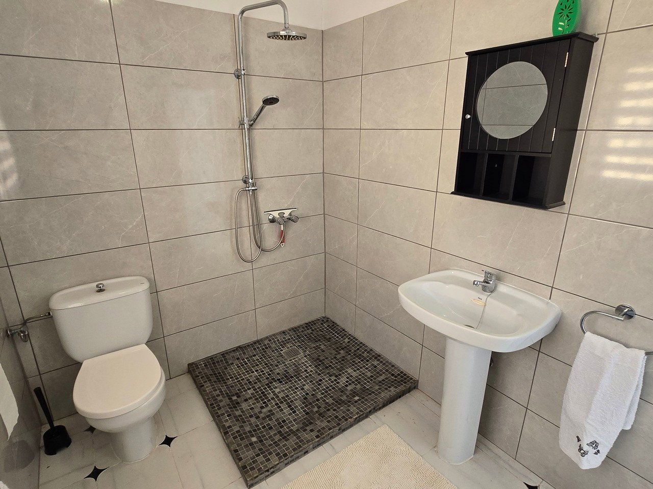 DP-17-B2500-21 Villa for sale in Bedar