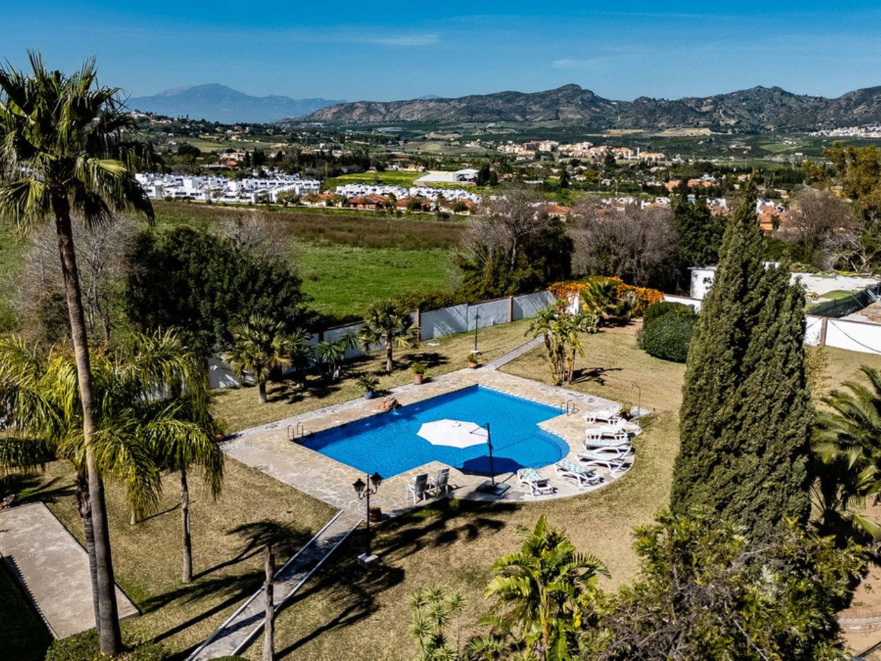 Villa for sale in Alhaurin De La Torre