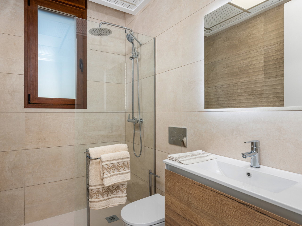 DP-17-E329-19 Villa for sale in Vera