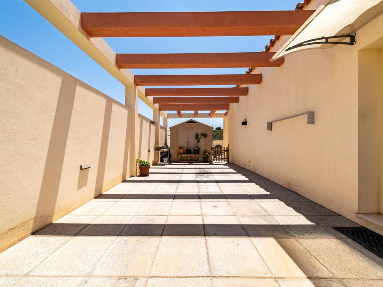 DP-17-E332-23 Villa for sale in Coin