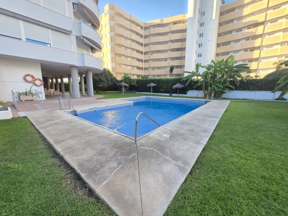 DP-17-E341-18 Apartment for sale in Fuengirola