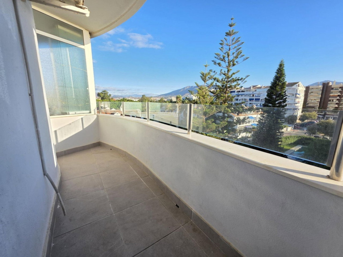 DP-17-E341-4 Apartment for sale in Fuengirola
