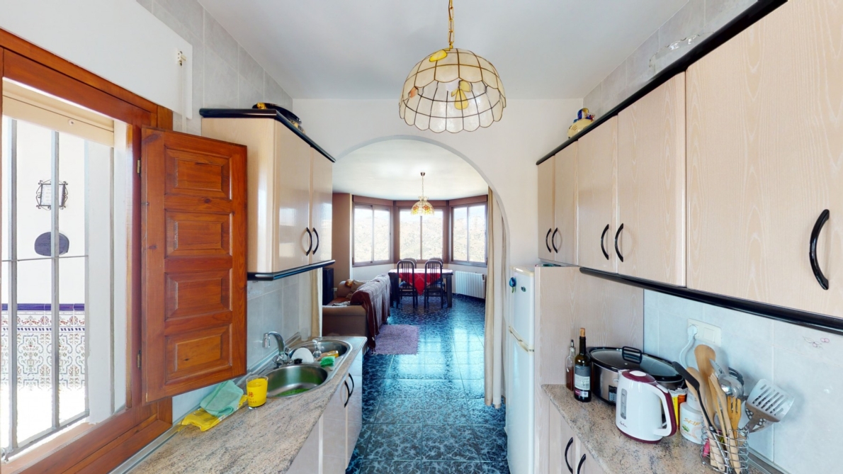 Villa for sale in Sayalonga