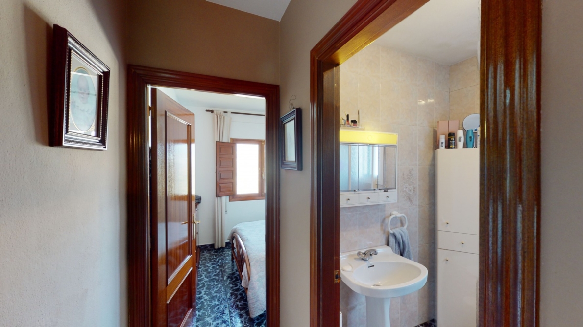Villa for sale in Sayalonga