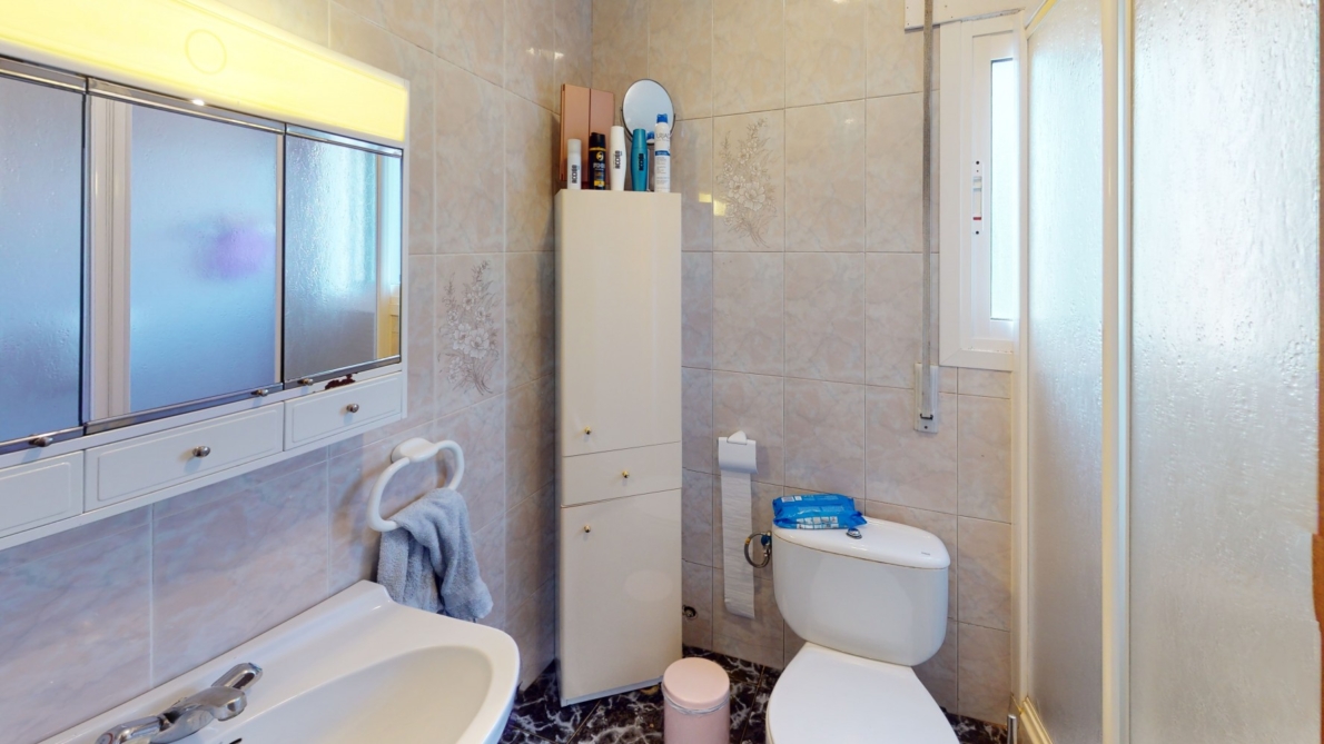 Villa for sale in Sayalonga