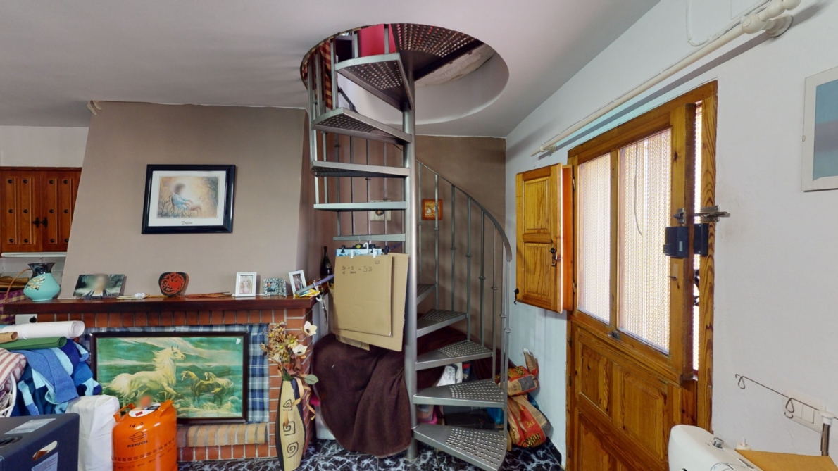 Villa for sale in Sayalonga