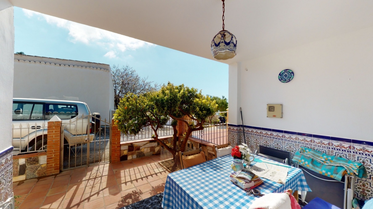 Villa for sale in Sayalonga