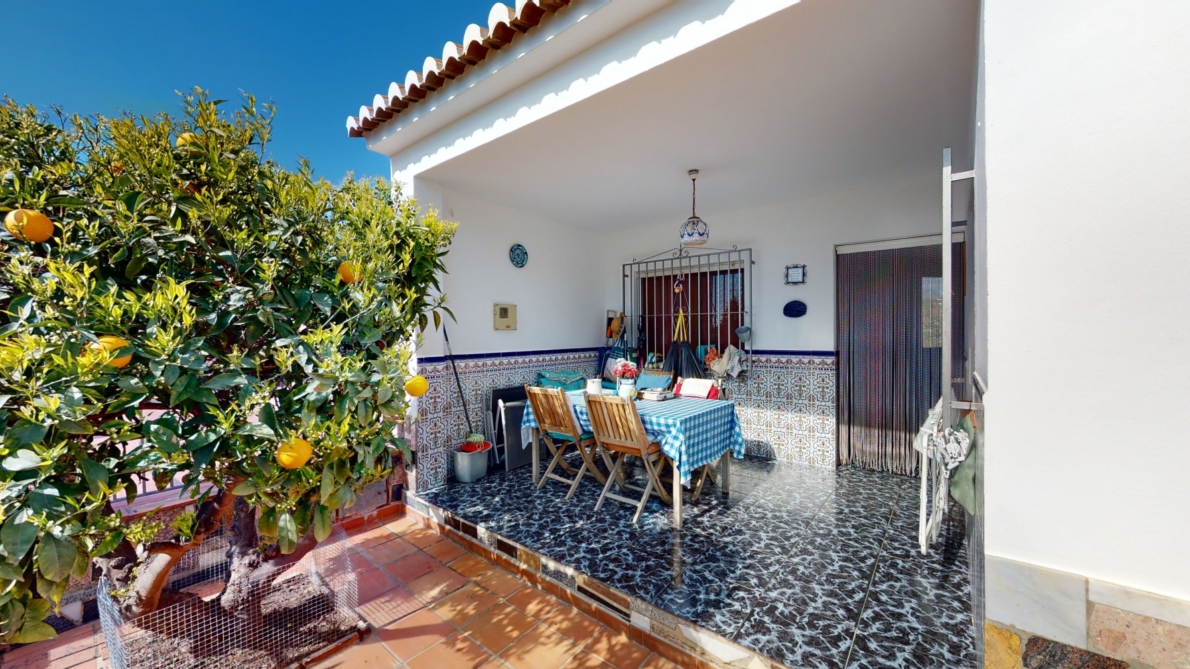 Villa for sale in Sayalonga