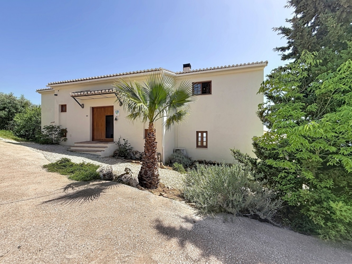 DP-26-6294-23 Villa for sale in Alcaucín