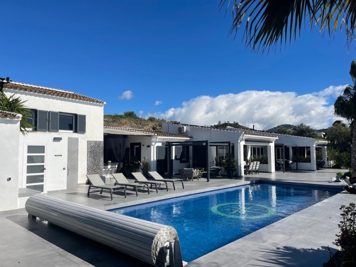 Villa for sale in Algarrobo