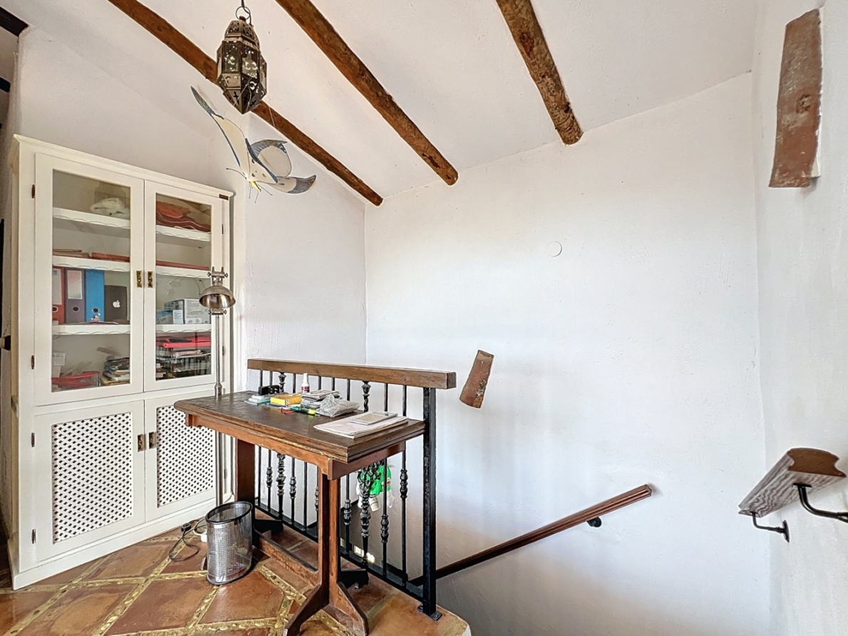 Villa for sale in Sayalonga