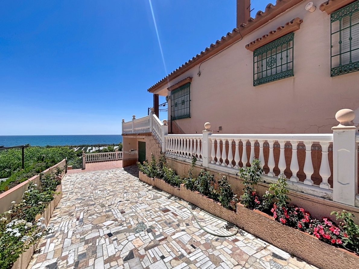DP-26-6334-1 Villa for sale in Almayate