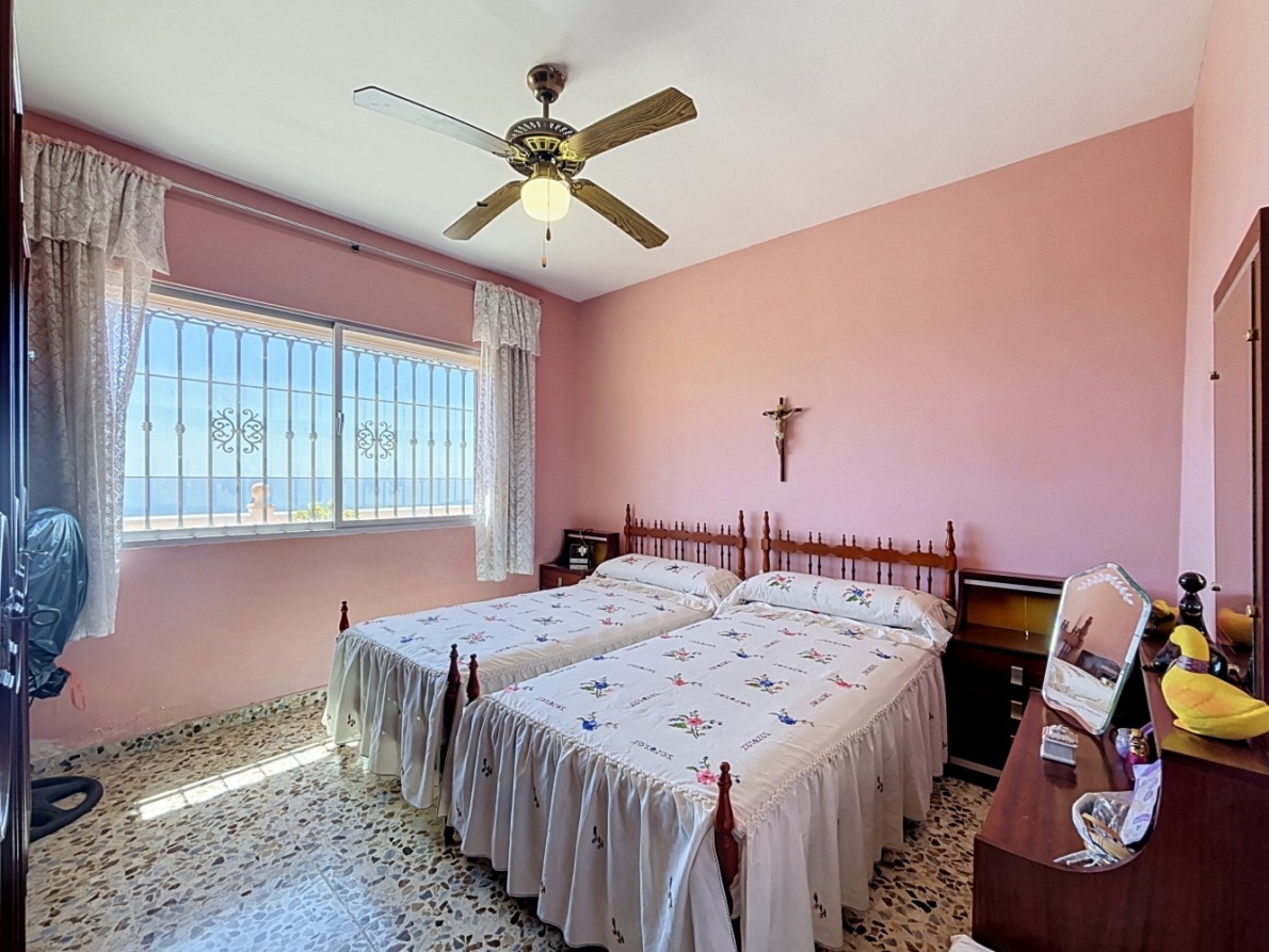 DP-26-6334-21 Villa for sale in Almayate