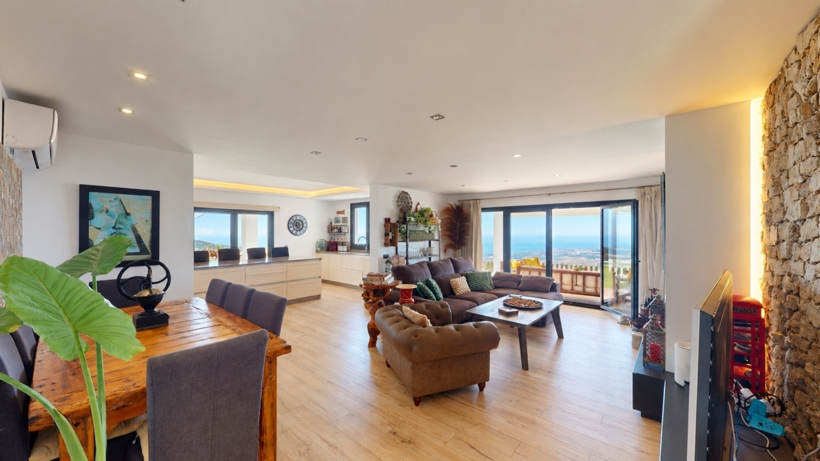 DP-26-6337-8 Villa for sale in Arenas