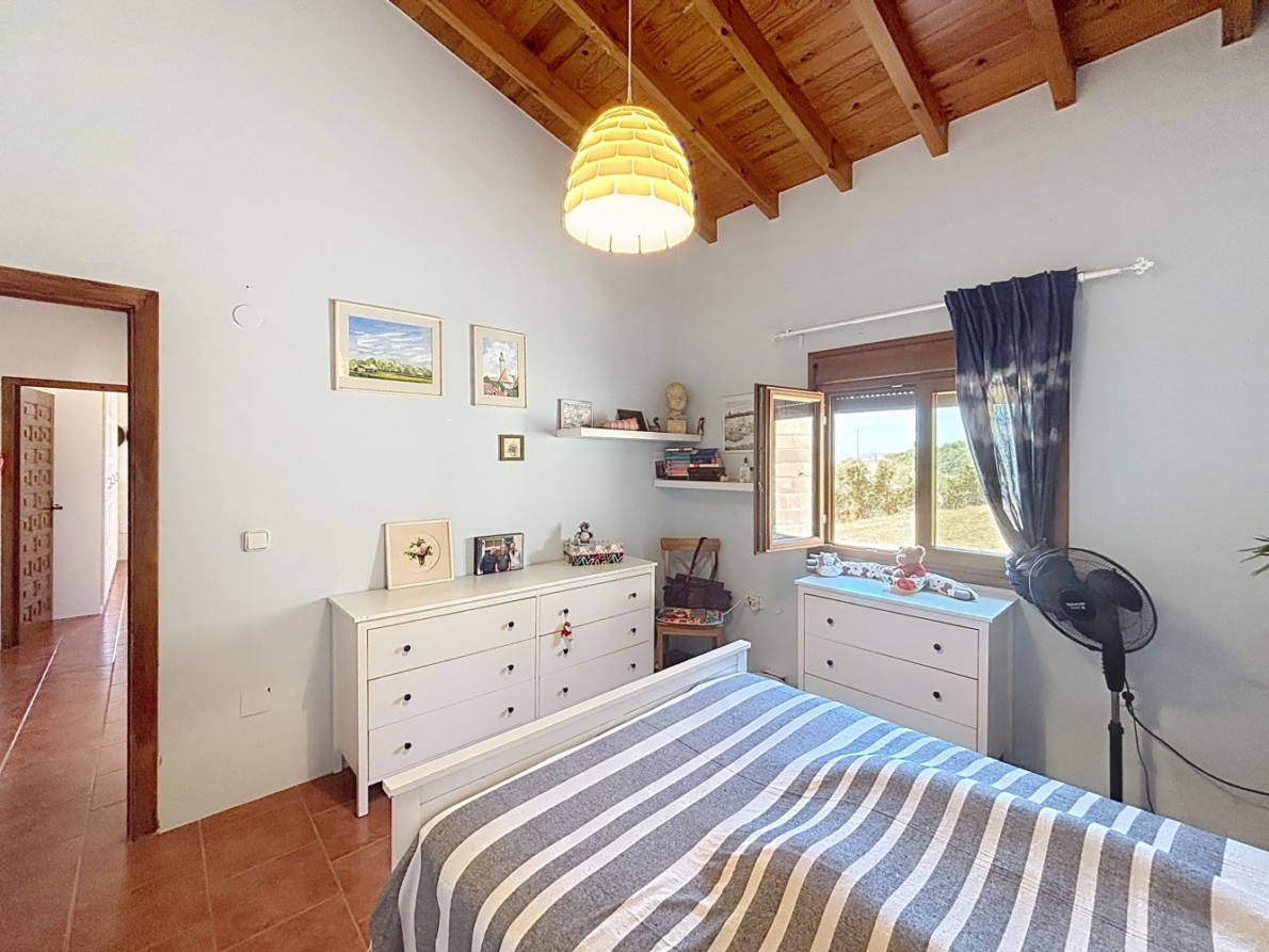 Villa for sale in Almayate