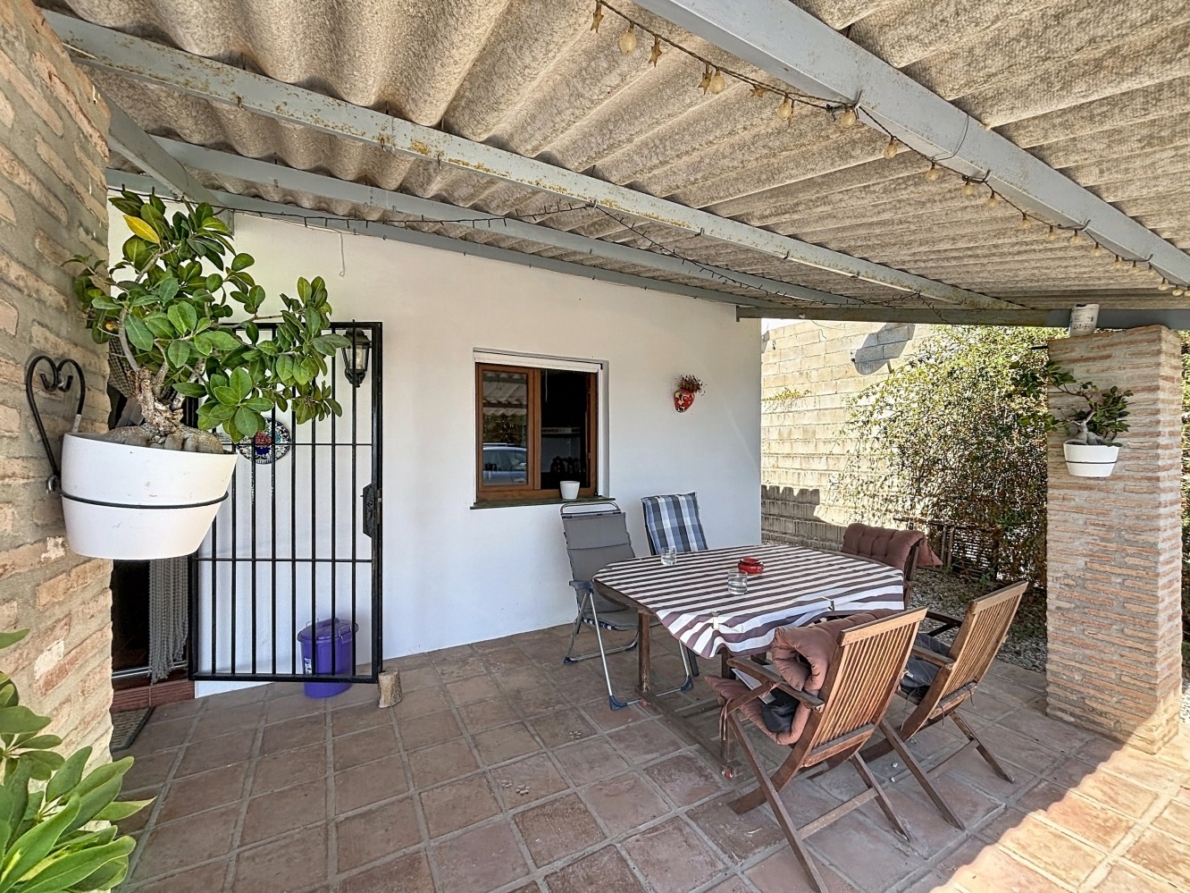 Villa for sale in Almayate