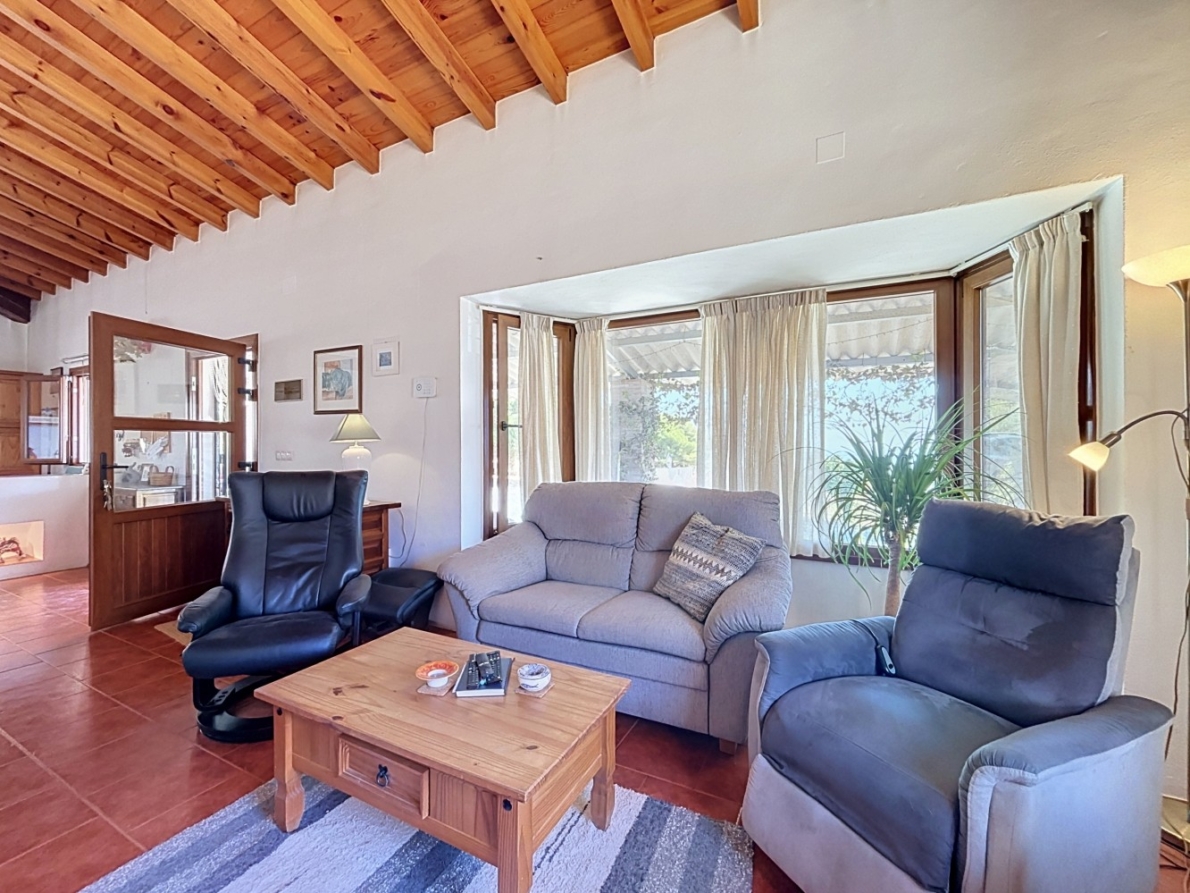 Villa for sale in Almayate