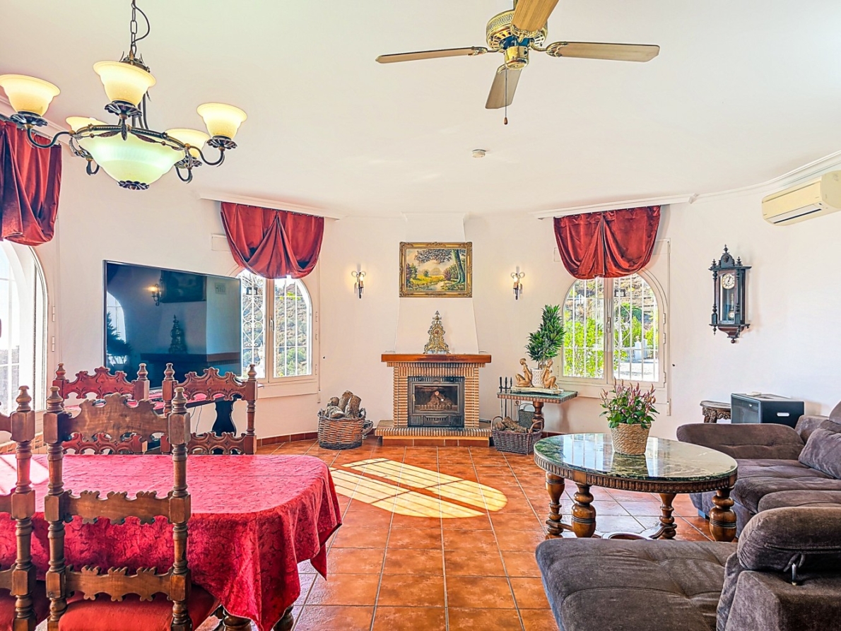 Villa for sale in Algarrobo