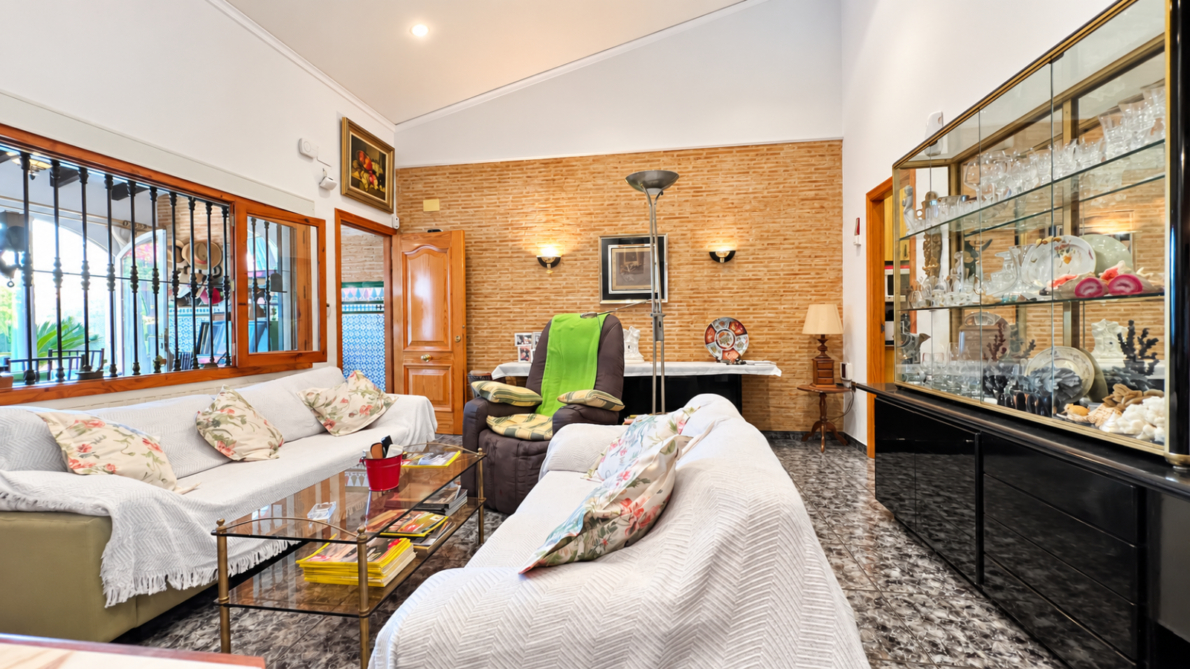 DP-31-FK-0826-6 Villa for sale in Denia