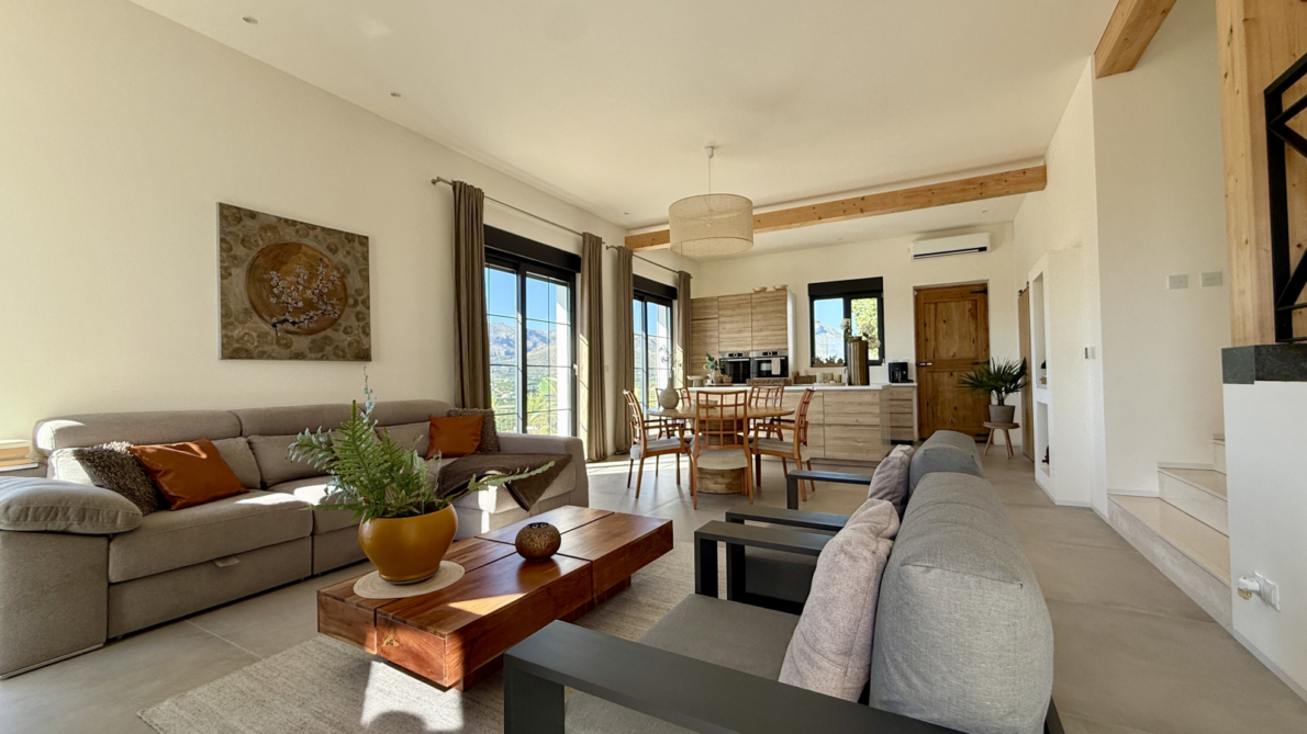 Villa for sale in Pego