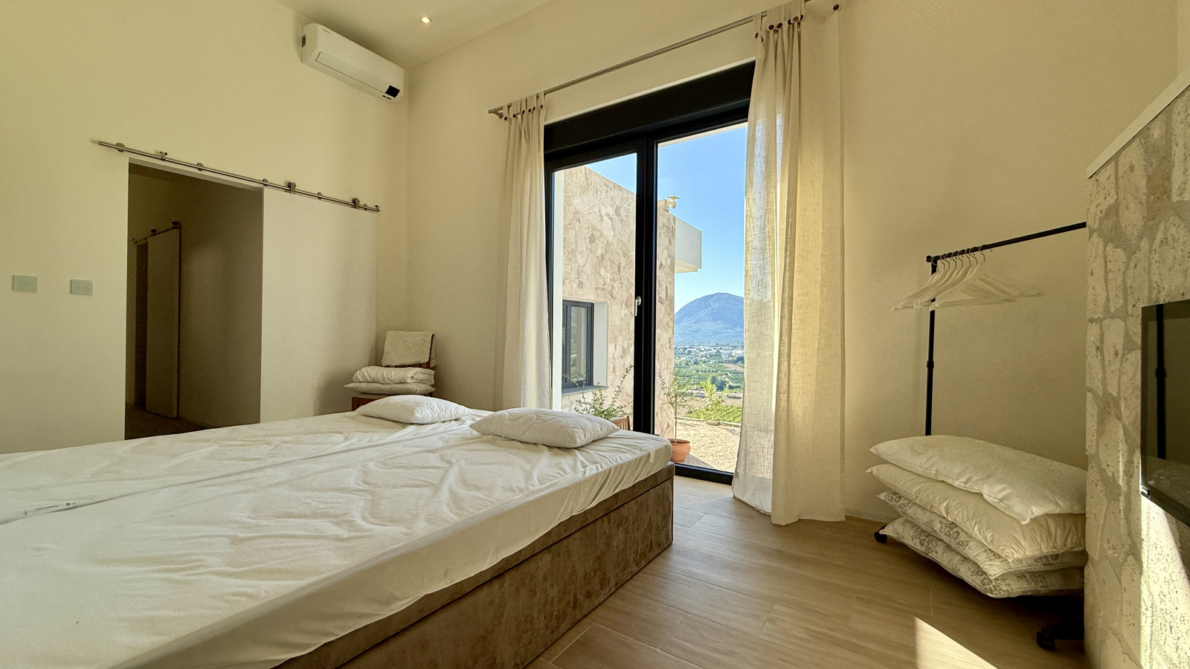 Villa for sale in Pego