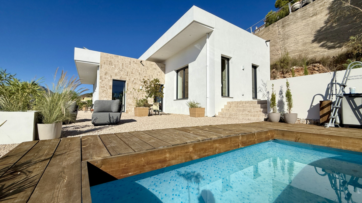Villa for sale in Pego