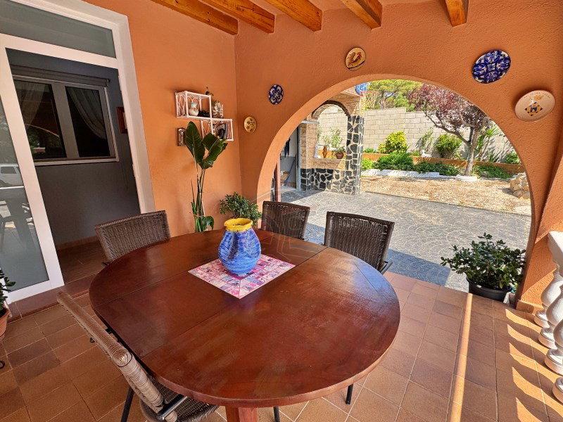 Villa for sale in Vidreres