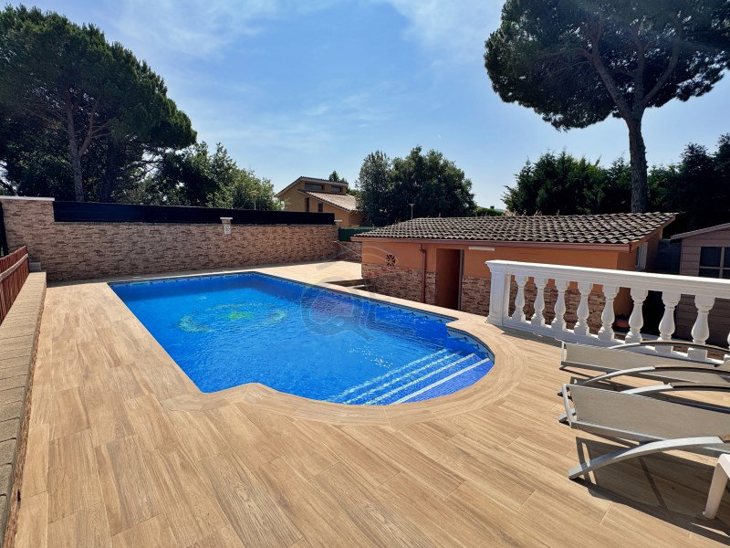 Villa for sale in Vidreres