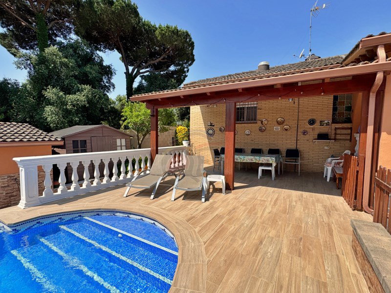Villa for sale in Vidreres