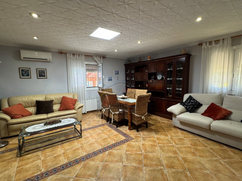 Villa for sale in Vidreres