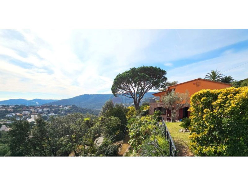 Villa for sale in Calonge
