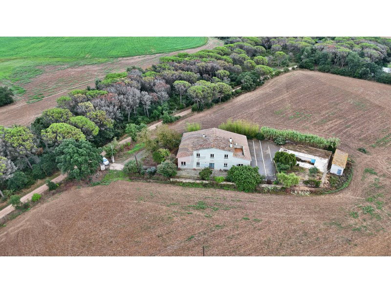 Finca for sale in Llagostera
