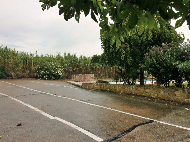 Finca for sale in Llagostera