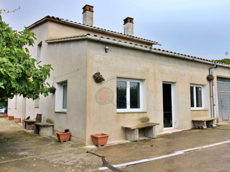 Finca for sale in Llagostera