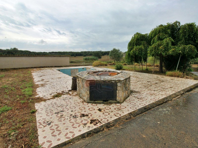 Finca for sale in Llagostera