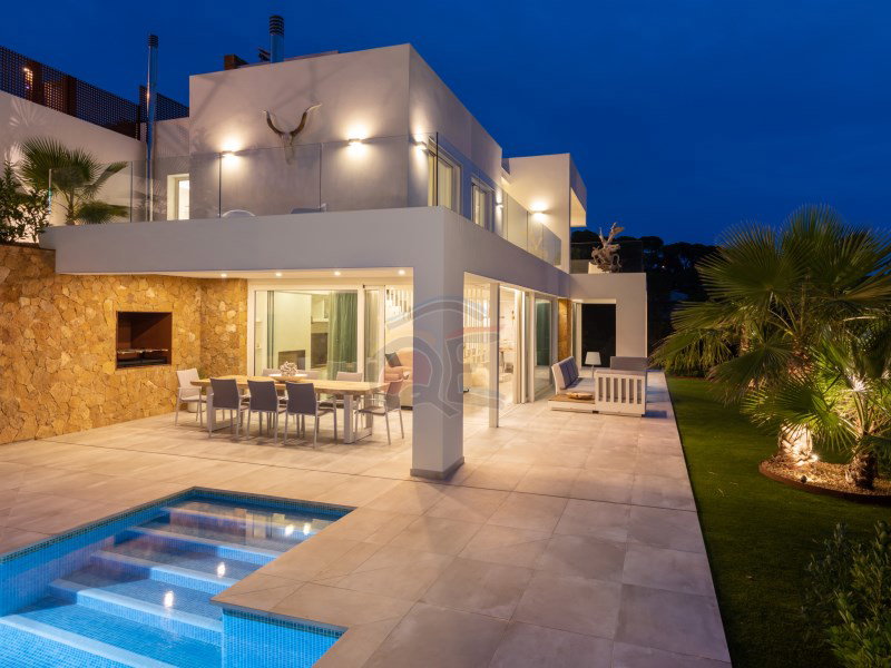 Villa for sale in Calonge