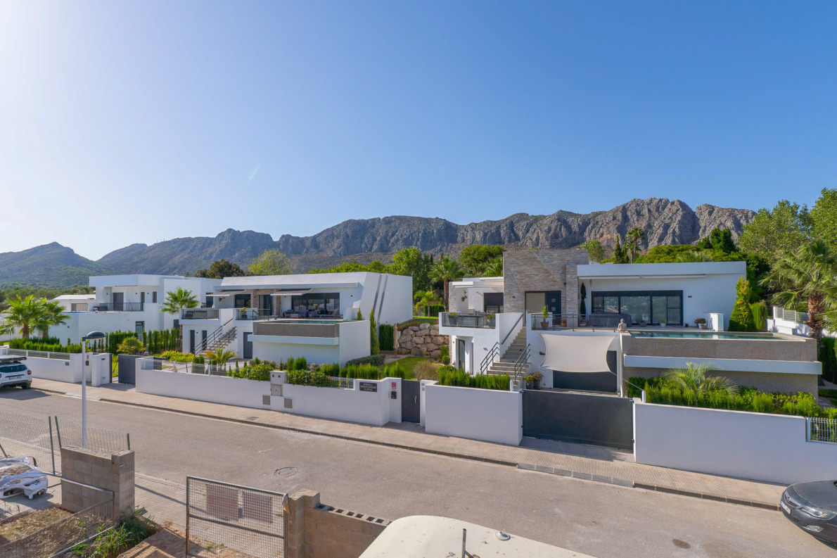 Villa for sale in Beniarbeig