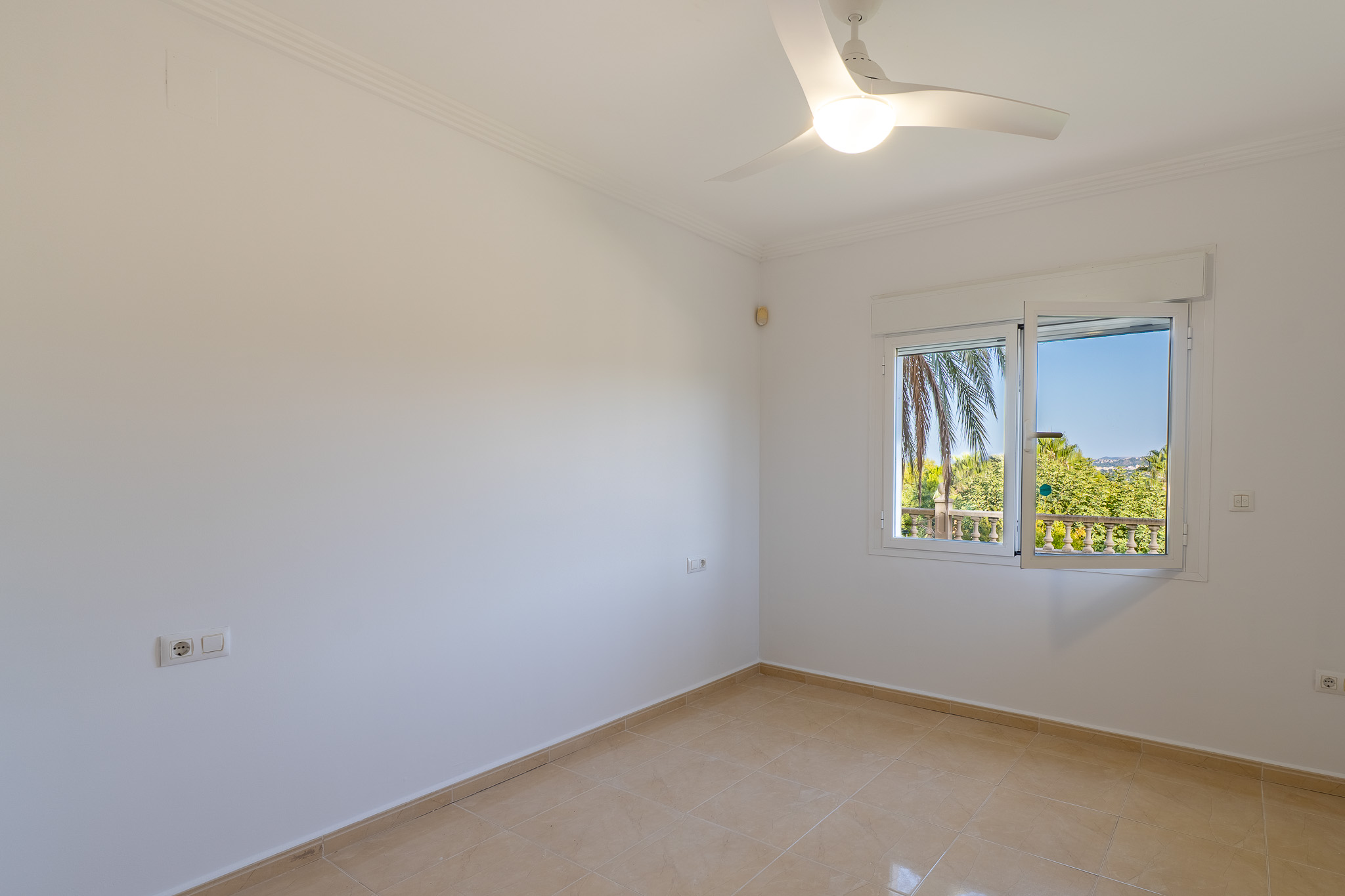 Villa for sale in Beniarbeig
