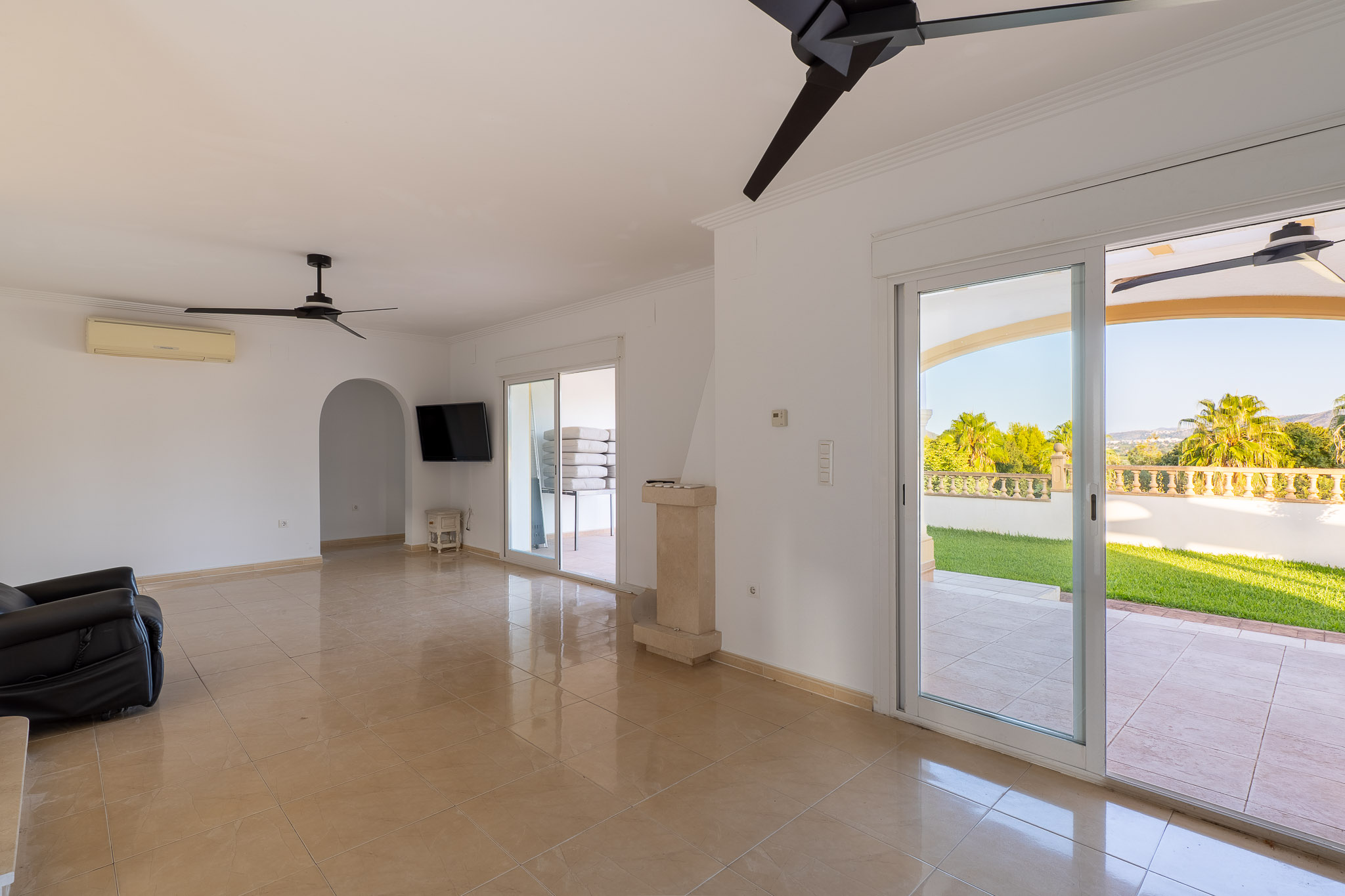 Villa for sale in Beniarbeig