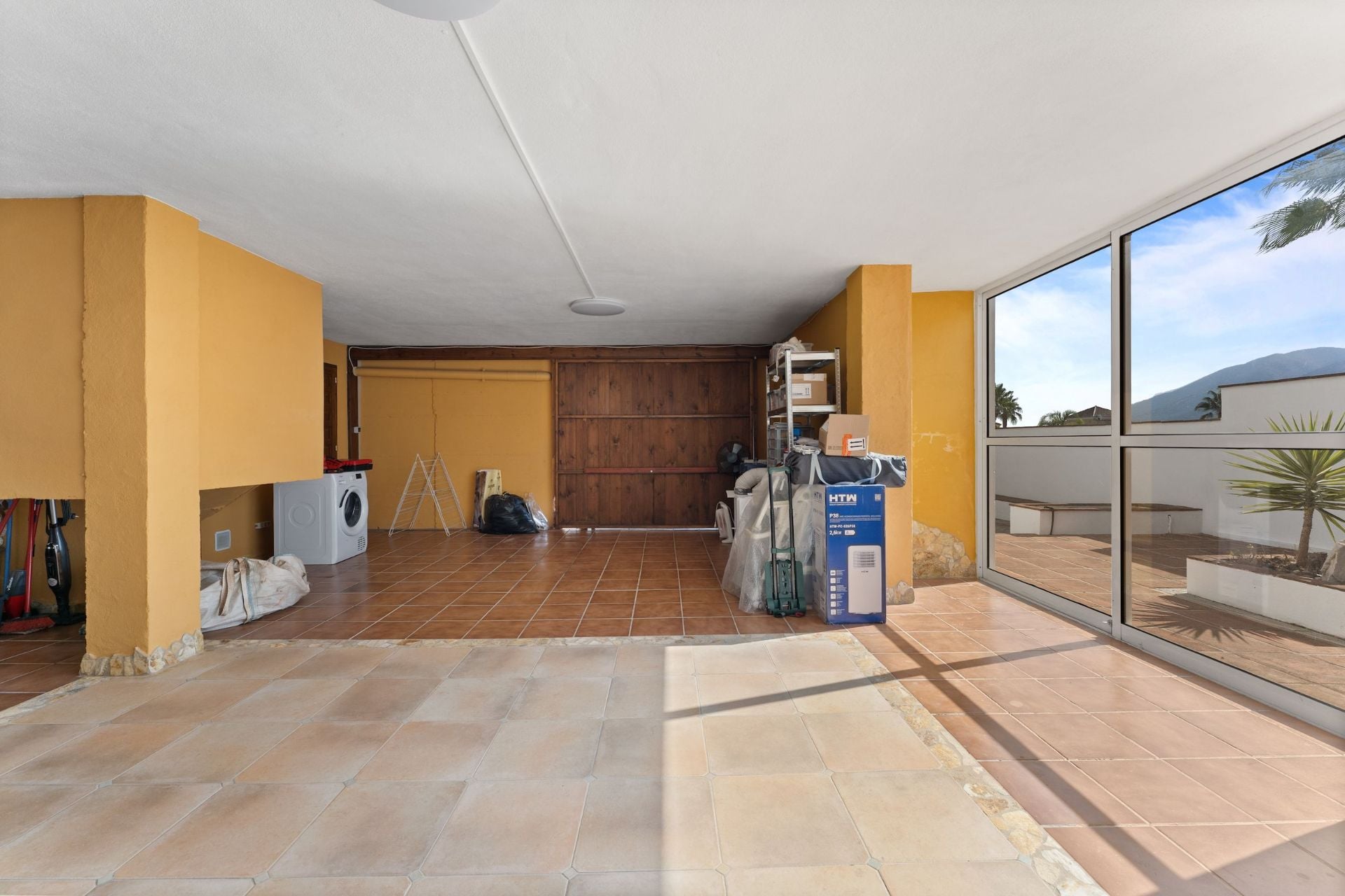 Villa for sale in Coín