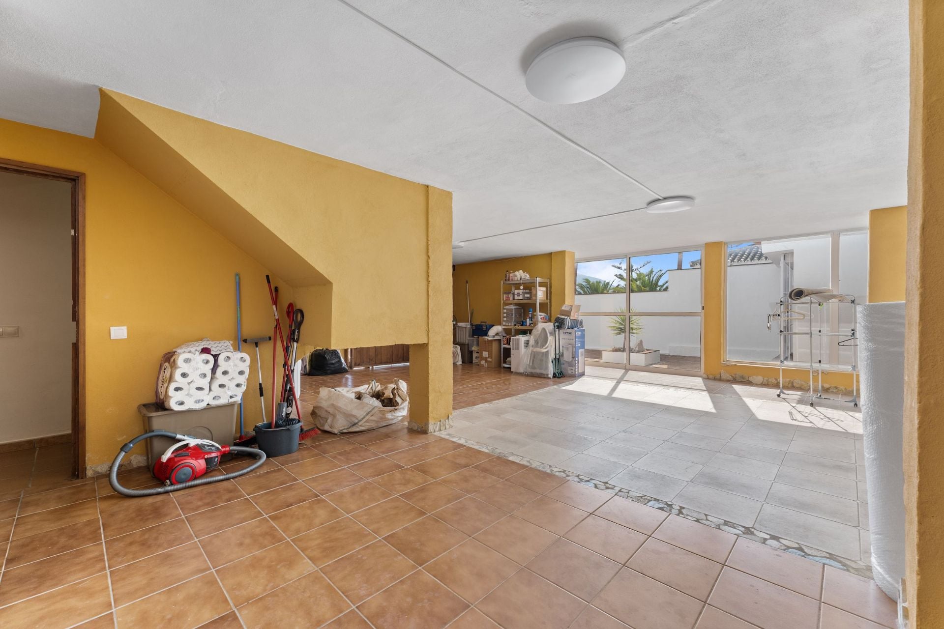 Villa for sale in Coín