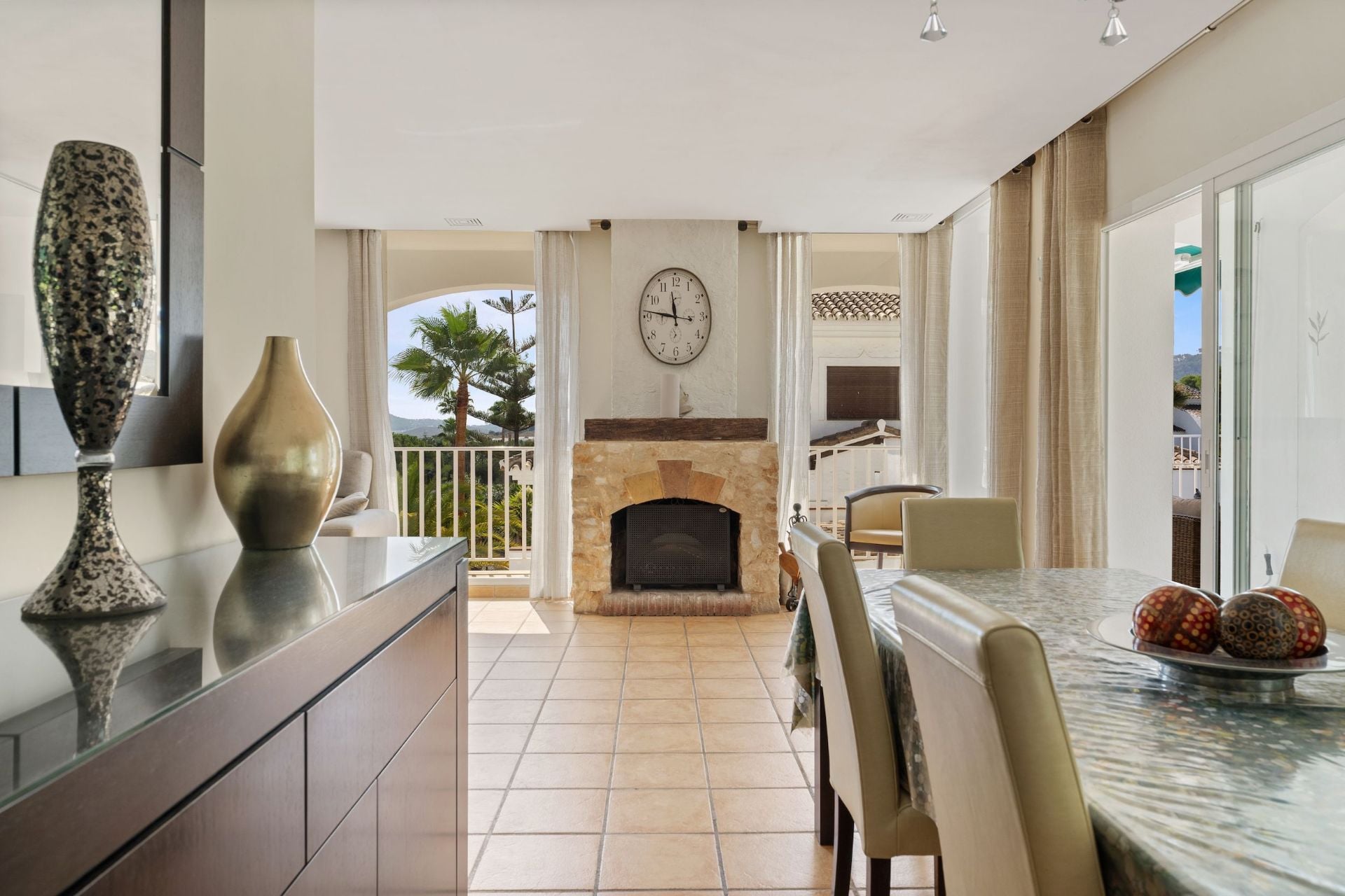 Villa for sale in Coín