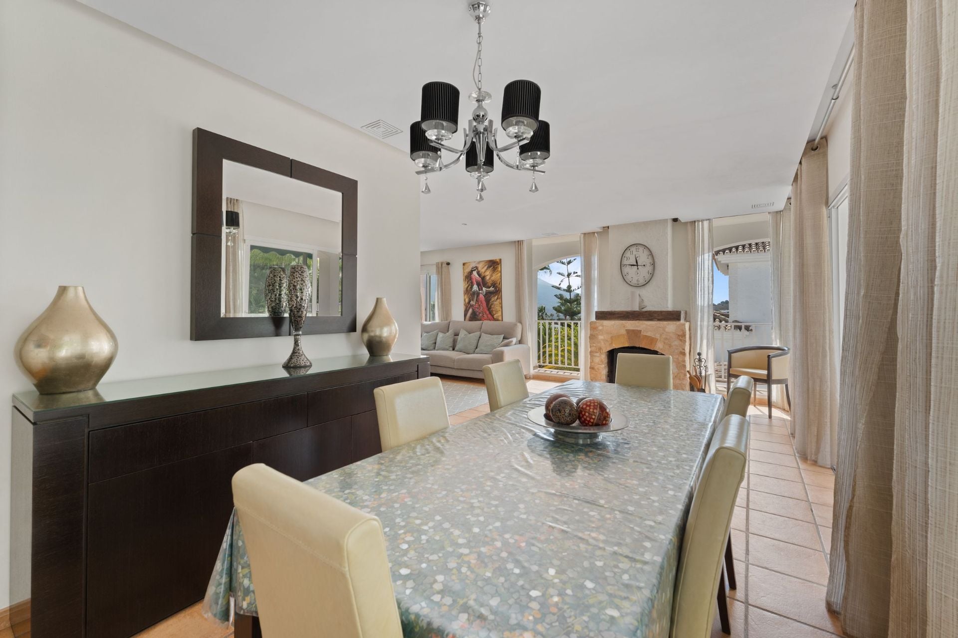 Villa for sale in Coín