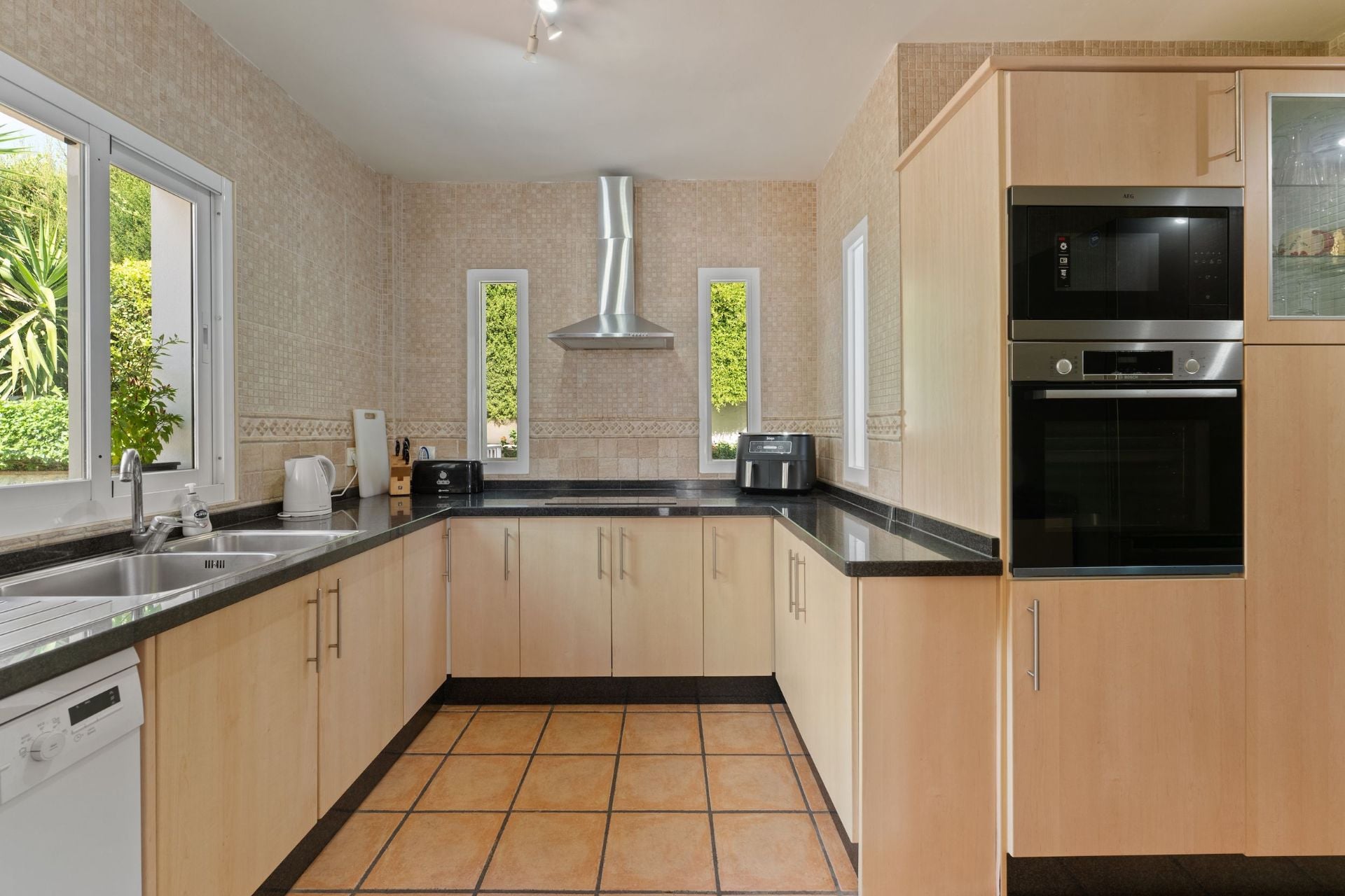 Villa for sale in Coín